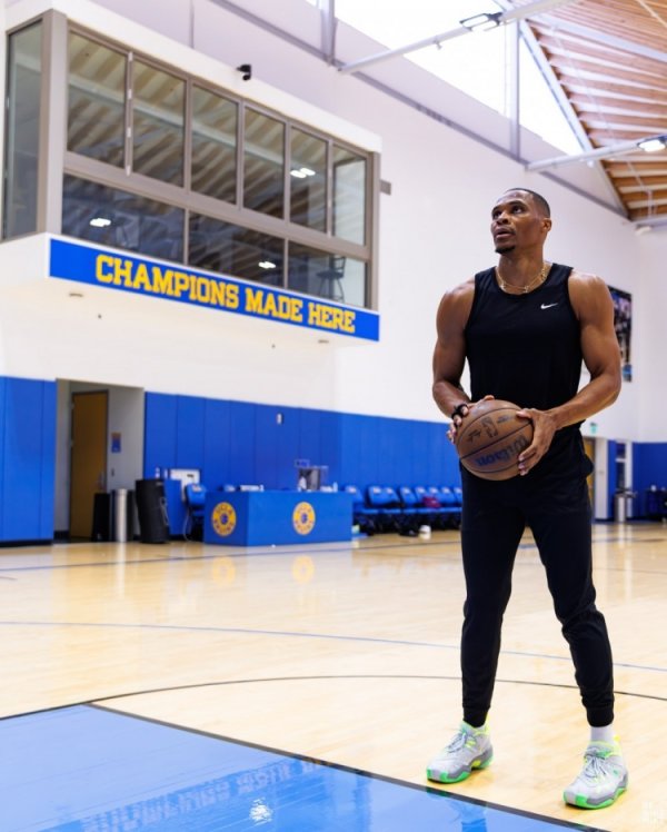 Ngôi nhà tiếp theo chưa được quyết định! Westbrook trở lại trường cũ của mình, UCLA, để lấy lại nhịp độ đào tạo và chuẩn bị cho điểm dừng tiếp theo