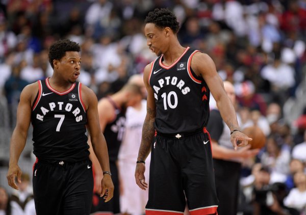 Derozan đùa: Nếu Lowry nói n