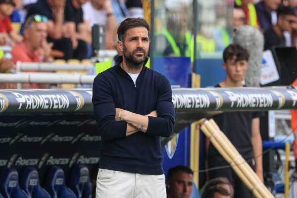 Fabregas: Tôi gọi ông ấy là 